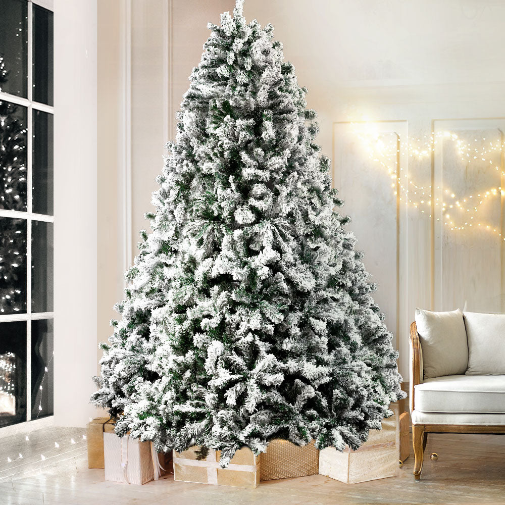 8FT / 2.4M Snow Flocked Christmas Tree – 1500 Tips – Traditional Full Design